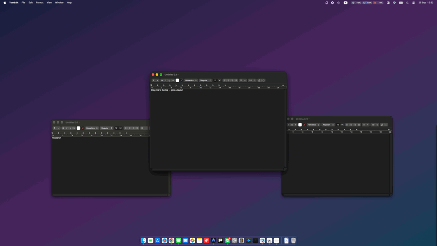 Dragging a window to the top opens Snap Layouts